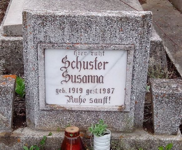 Schuster Susanna 1919-1987 Grabstein